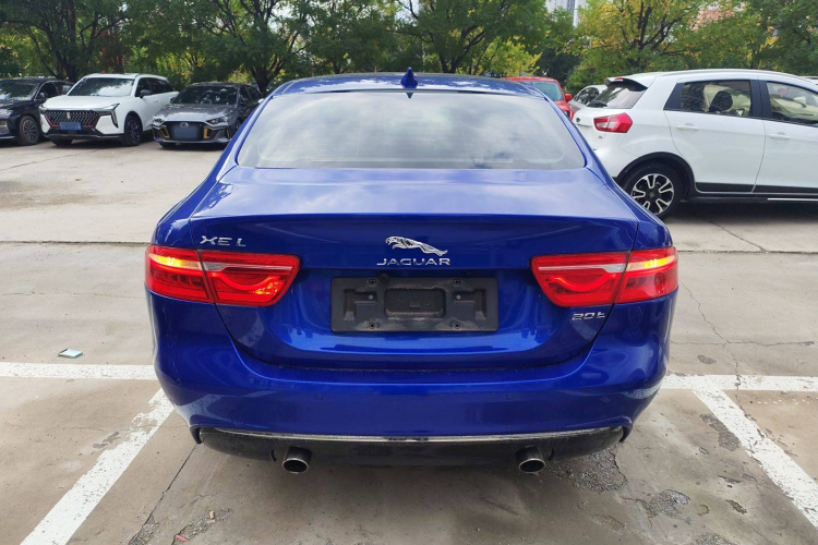 捷豹XEL 2018款 2.0T 200PS 豪华版车身外观6