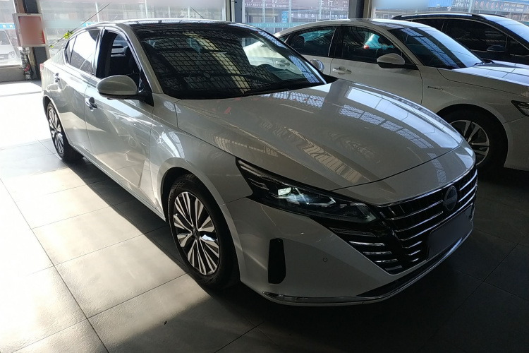 日产 天籁 2022款 2.0L XL-Upr 优享版车身外观3