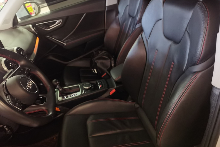 奥迪Q2L 2022款 35 TFSI 进取动感型中控内饰19