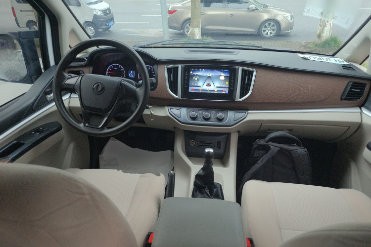 东风风行 菱智 2020款 M5L 1.6L 实用型中控内饰12