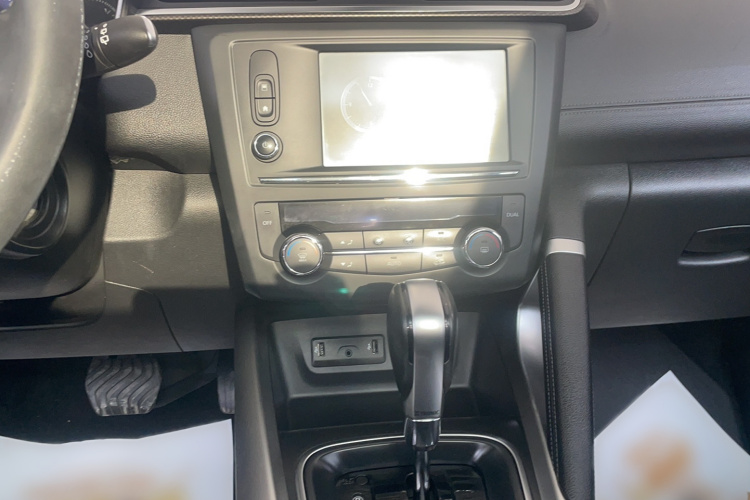 雷诺 科雷嘉 2016款 2.0L 两驱豪华版局部细节16