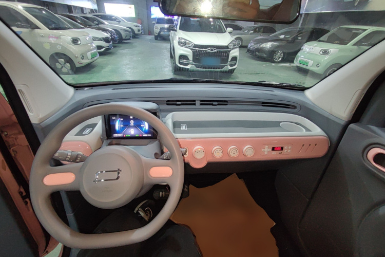 奔腾小马 2025款 222km 闪电马中控内饰12