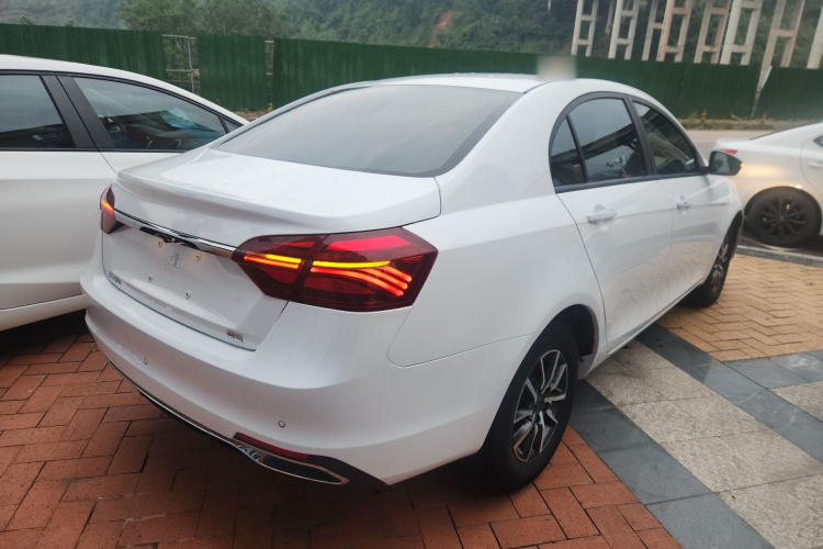 吉利汽车 帝豪 2019款 领军版 1.5L CVT豪华型 国VI车身外观7
