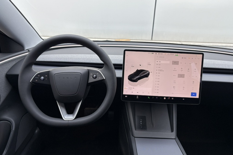 特斯拉 Model 3 2023款 后轮驱动版中控内饰7004