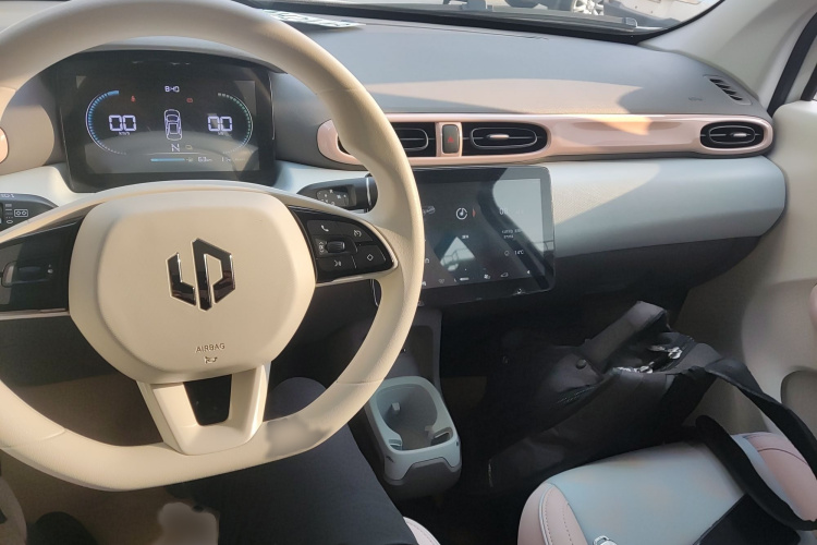 零跑汽车 零跑T03 2024款 403舒享版中控内饰7002