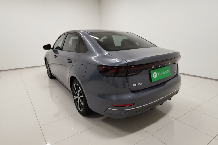 吉利汽车 帝豪 2022款 第4代 1.5L CVT尊贵型车身外观5