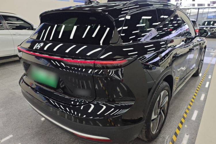 蔚来ES6 2023款 75kWh车身外观7