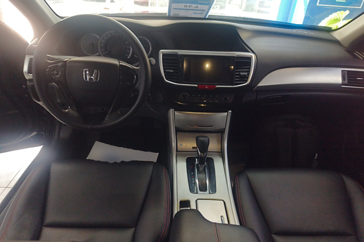 本田 雅阁 2016款 2.0L 舒适版中控内饰12