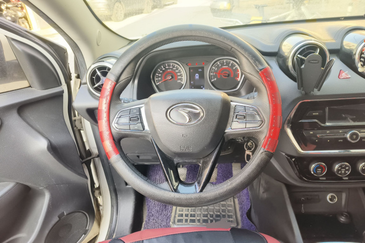 东南DX3 2016款 1.5L 手动豪华型中控内饰13