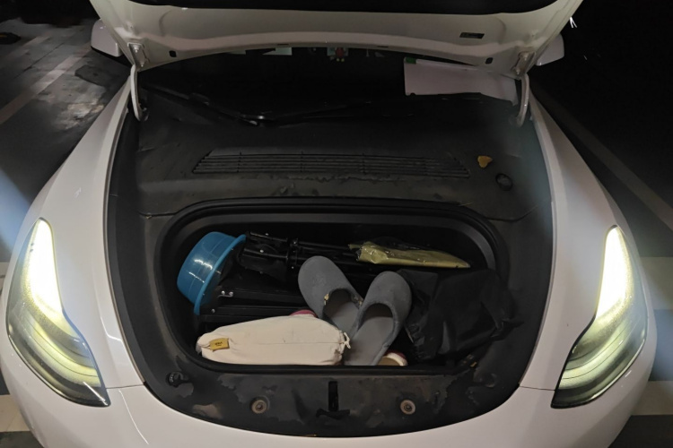 特斯拉 Model Y 2022款 长续航全轮驱动版局部细节24