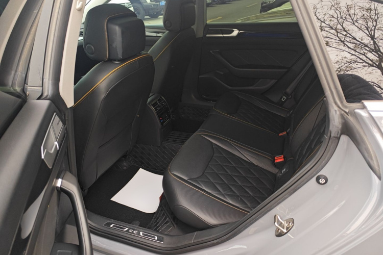一汽-大众CC 2023款 380TSI 耀目版中控内饰21