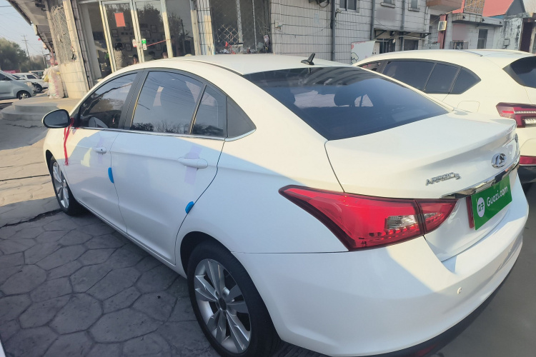 奇瑞 艾瑞泽5 2017款 1.5L 手动领潮版车身外观4