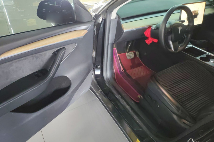 特斯拉 Model Y 2022款 后轮驱动版中控内饰20