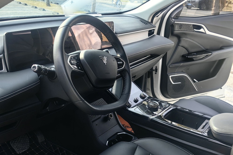 哪吒汽车 哪吒U 2021款 Pro 500 环球版中控内饰7002