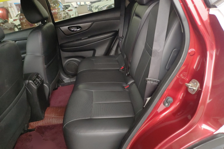 日产 奇骏 2014款 2.0L CVT舒适版 2WD中控内饰21