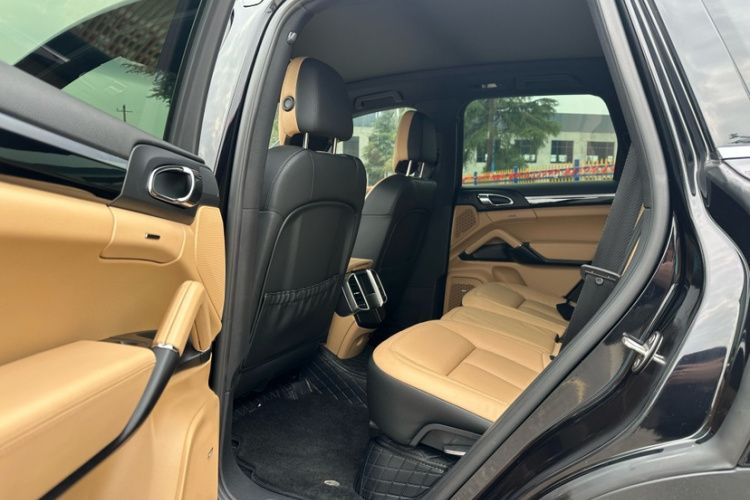 保时捷 2015款 Cayenne 3.0T中控内饰7006