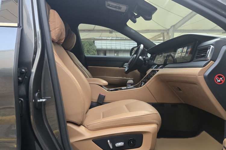 理想汽车 理想ONE 2021款 增程6座版中控内饰7002