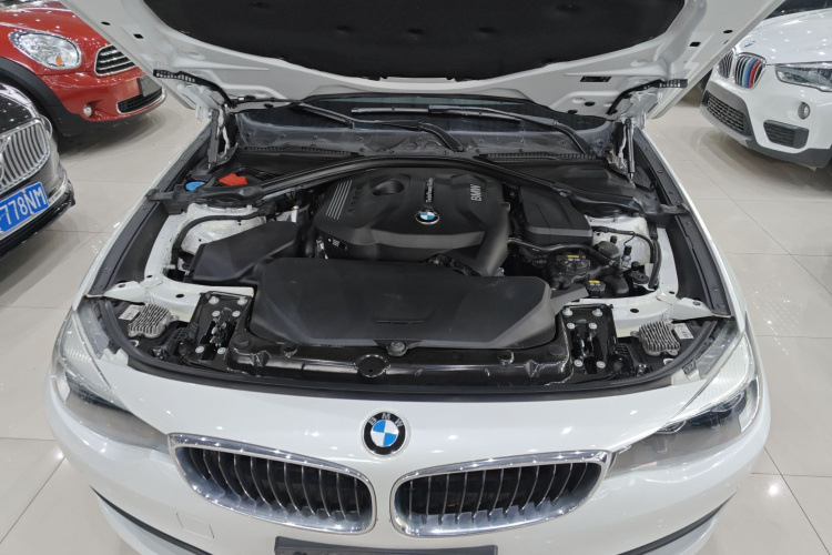 宝马3系GT 2019款 320i 时尚型机舱底盘24