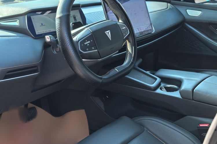 深蓝汽车 深蓝SL03 2022款 1.5L 1200增程版中控内饰7002