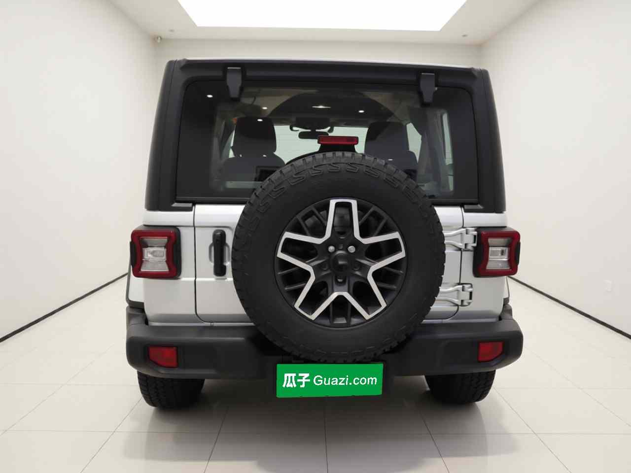 Jeep 牧马人 2024款 2.0T 撒哈拉四门版(4)