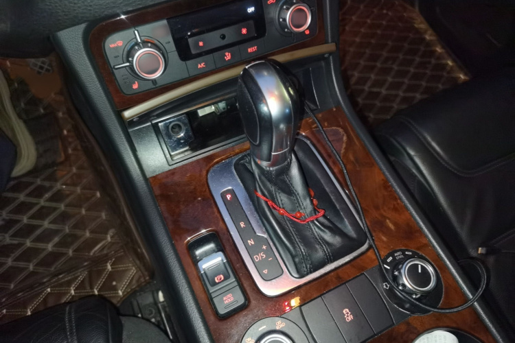 大众 途锐 2015款 3.0TDI 柴油标配型局部细节18