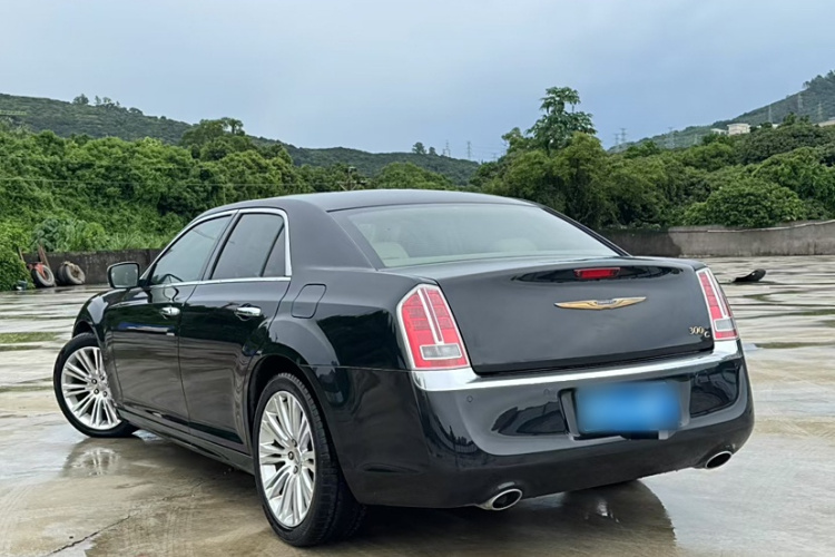 克莱斯勒300C(进口) 2013款 3.6L 尊适版车身外观6007
