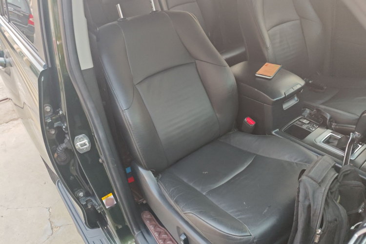 丰田 普拉多 2016款 2.7L 自动标准版局部细节41