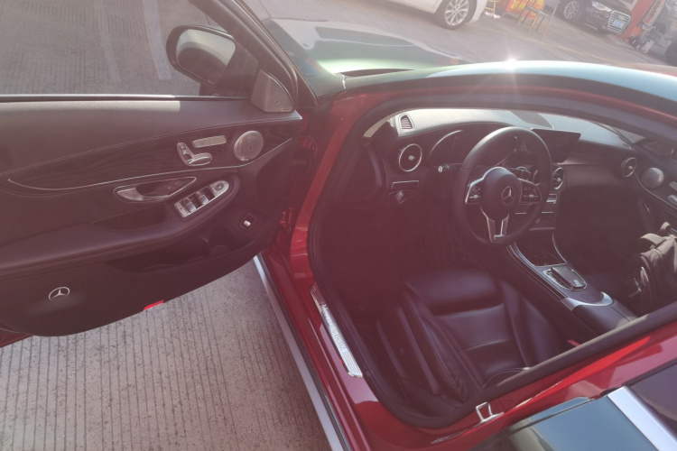 奔驰C级 2019款 C 260 L 运动版中控内饰20