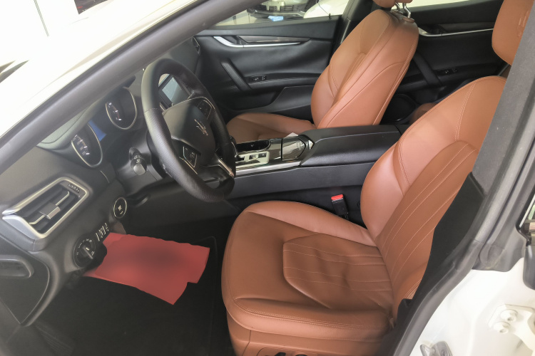 玛莎拉蒂 Ghibli 2014款 3.0T 标准版中控内饰19