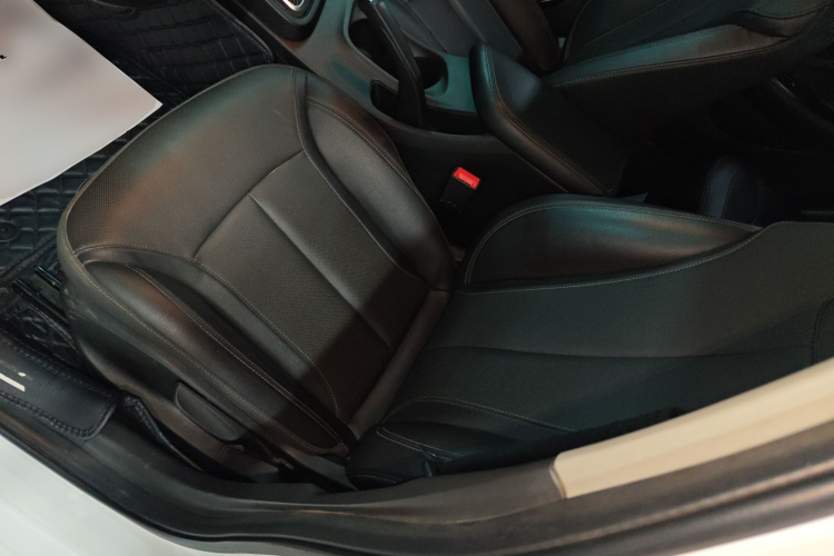 别克 英朗 2021款 改款 典范 1.5L 自动精英型中控内饰19