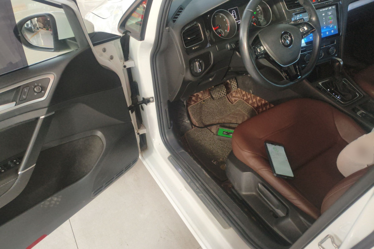 大众 高尔夫 2019款 1.6L 自动舒适型 国V中控内饰7003