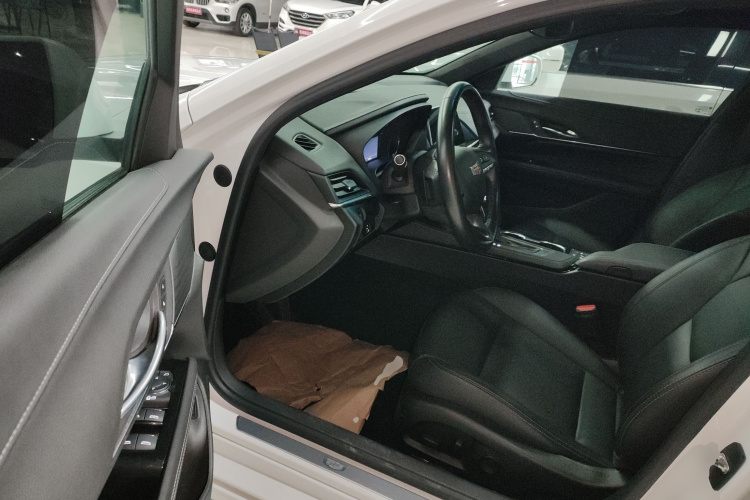 凯迪拉克CT4 2020款 28T 时尚型中控内饰7003