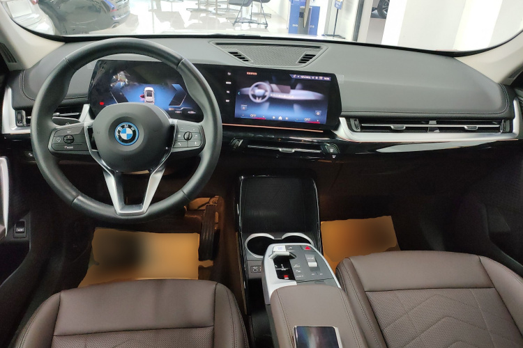 宝马iX1 2023款 eDrive25L X设计套装中控内饰12