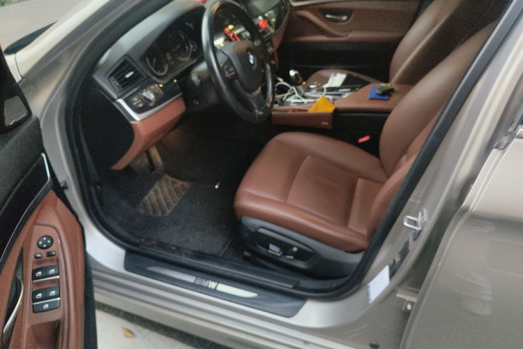 宝马5系 2017款 520Li 典雅型中控内饰20