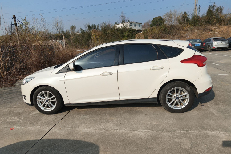 福特 福克斯 2015款 两厢 EcoBoost 125 手动超能风尚型车身外观6003