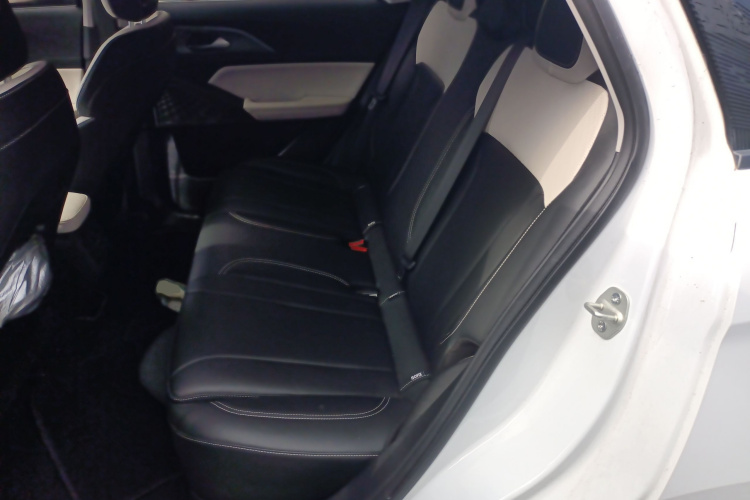 吉利几何E萤火虫 2024款 401km 萤光中控内饰7004