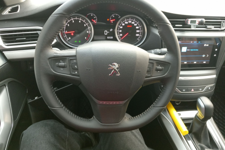 标致408 2019款 230THP 自动豪华版 国V中控内饰13