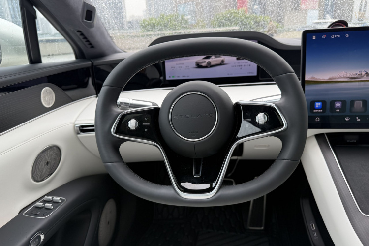 鸿蒙智行 享界S9 2024款 纯电 Ultra 四驱旗舰版中控内饰7012