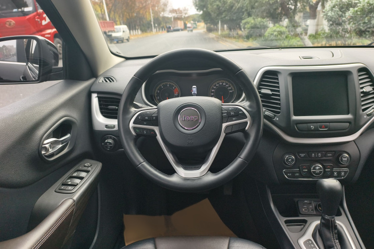 Jeep 自由光 2017款 2.0L 优越版局部细节13