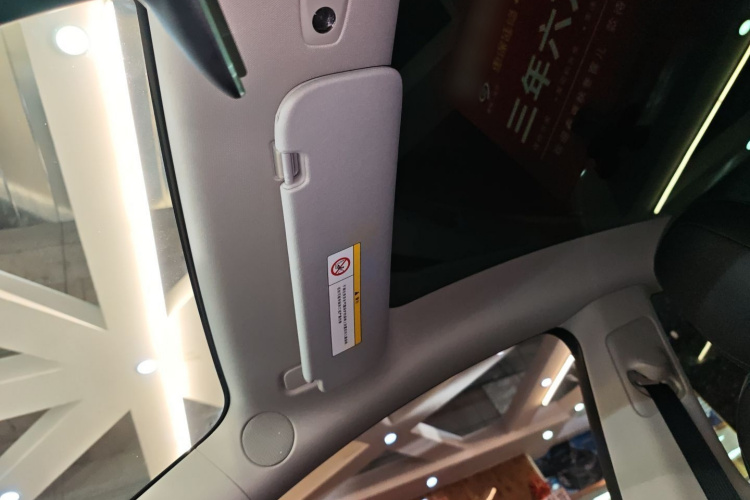 特斯拉 Model Y 2022款 后轮驱动版局部细节22