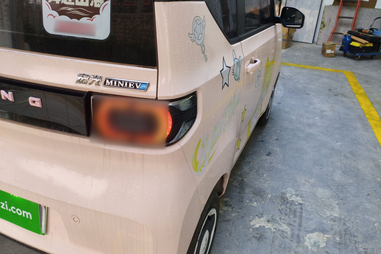 五菱汽车 宏光MINIEV 2022款 马卡龙时尚款 磷酸铁锂车身外观9