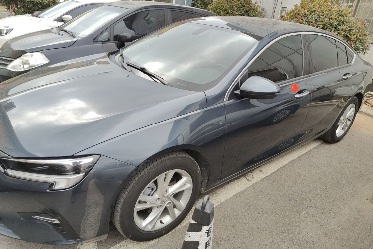 别克 君威 2020款 552T 豪华型车身外观4