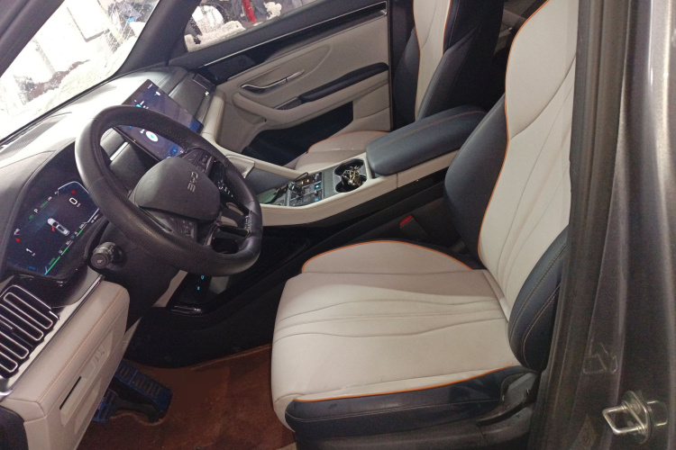 比亚迪 宋PLUS新能源 2024款 荣耀版 DM-i 71km 豪华型中控内饰19