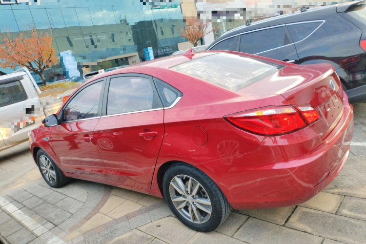 长安 逸动 2015款 1.6L 自动豪华型车身外观6003