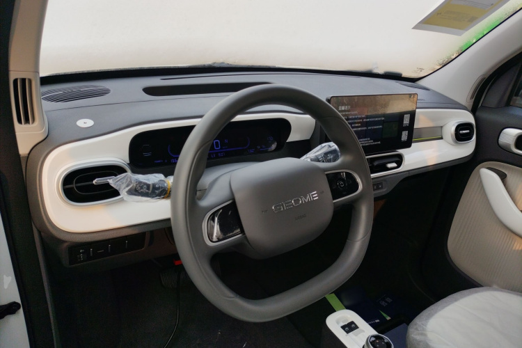 吉利银河 熊猫 2025款 210km 元气熊中控内饰12