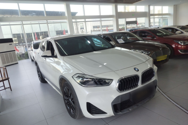 宝马X2 2020款 sDrive20i M越野套装车身外观3