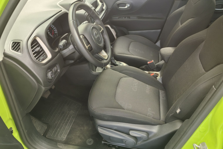 Jeep 自由侠 2017款  180T 自动劲能版车身外观6008