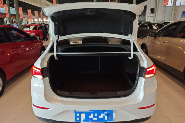 别克 英朗 2018款 15T 手动精英型 国V机舱底盘23