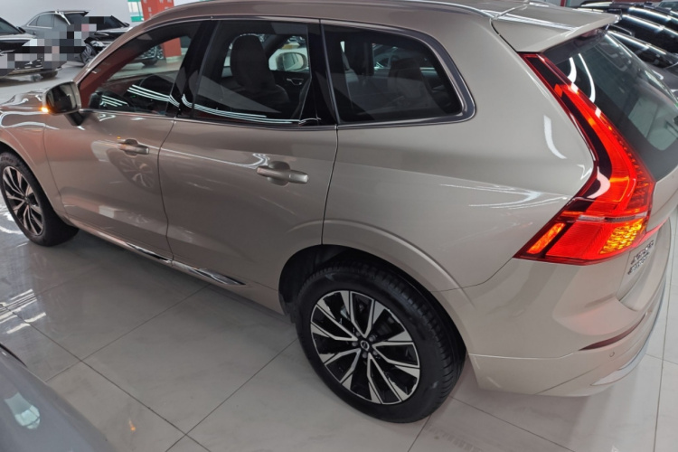 沃尔沃XC60 2025款 B5 四驱智远豪华版车身外观6003