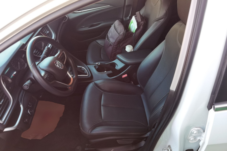 别克 英朗 2021款 改款 典范 1.5L 自动精英型中控内饰19